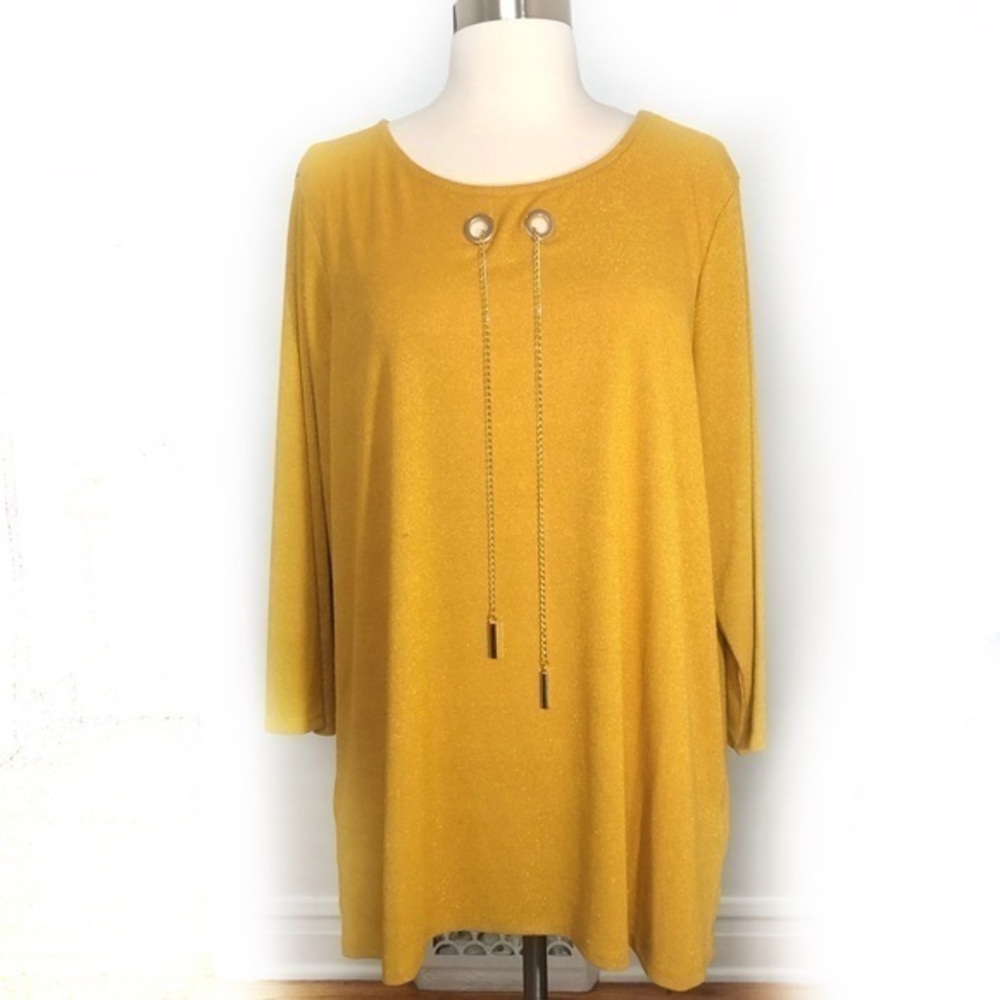 Fashion women’s top with gold-tone accent - NWT